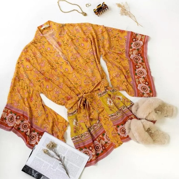 Sunny Days Vintage Style Short Kimono Boho Wrap - Picture 5 of 11